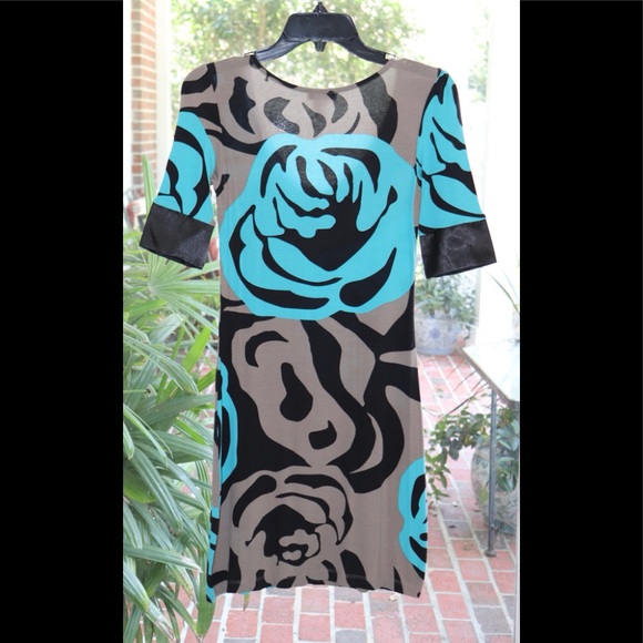 VENUS FLORAL DRESS WITH BLACK SATIN SLEEVE CUFFS - Picture 3 of 4